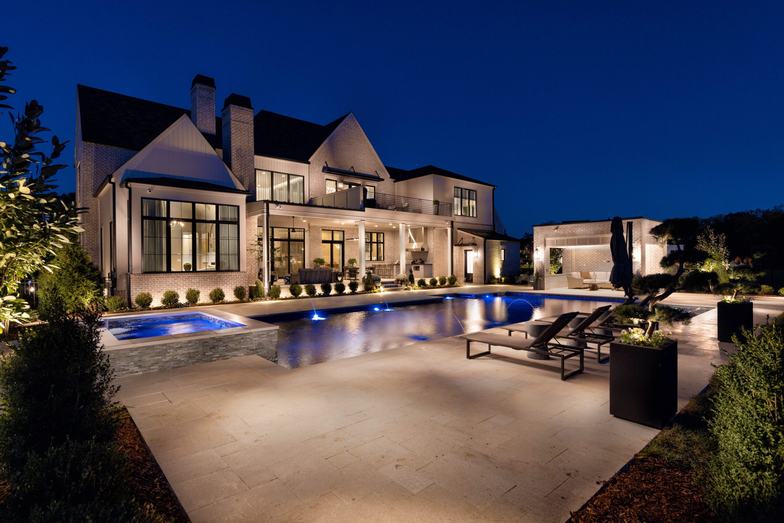 Outdoor luxury living by Ford Classic Homes in Brentwood's Rosebrooke community